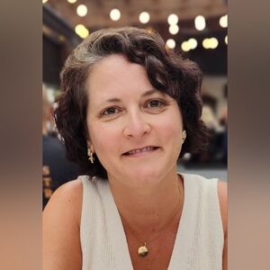 Meet your Posher, Lorie